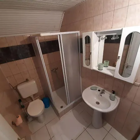 Πανσιόν Timbi Vendeghaz *