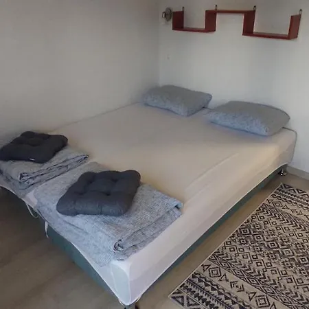 Timbi Vendeghaz פוניארצוושהג'