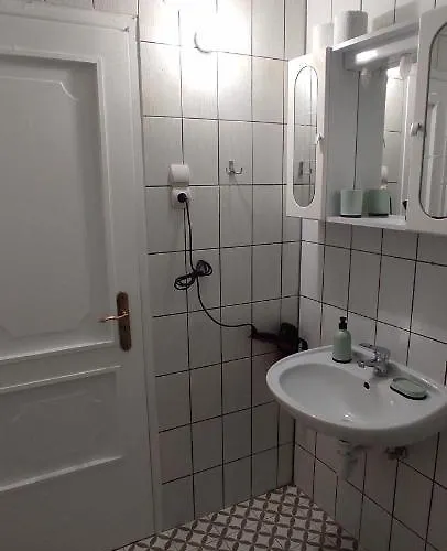 Timbi Vendeghaz Konukevi