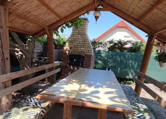 Timbi Vendeghaz Guest house *